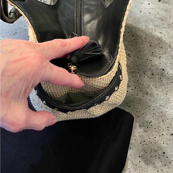 COLE HAAN VINTAGE “SARAH” LEATHER AND STRAW SATCHEL - Picture 4 of 6